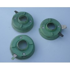 OBJÍMKA ŽÁROVKY SVĚTLOMETU - PLASTOVÁ - 3 KS - (ASYMETRICKÉ)